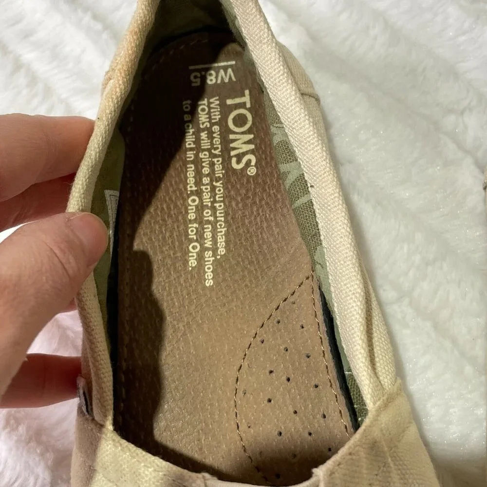 TOMS Cream Womens Size 8.5 Slip on‎ Shoes Perfect Paint Canvas Classic